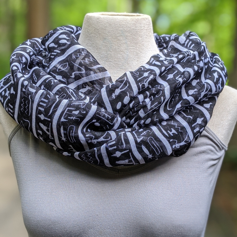 Lightweight Egyptian Pattern Black & White Infinity Scarf